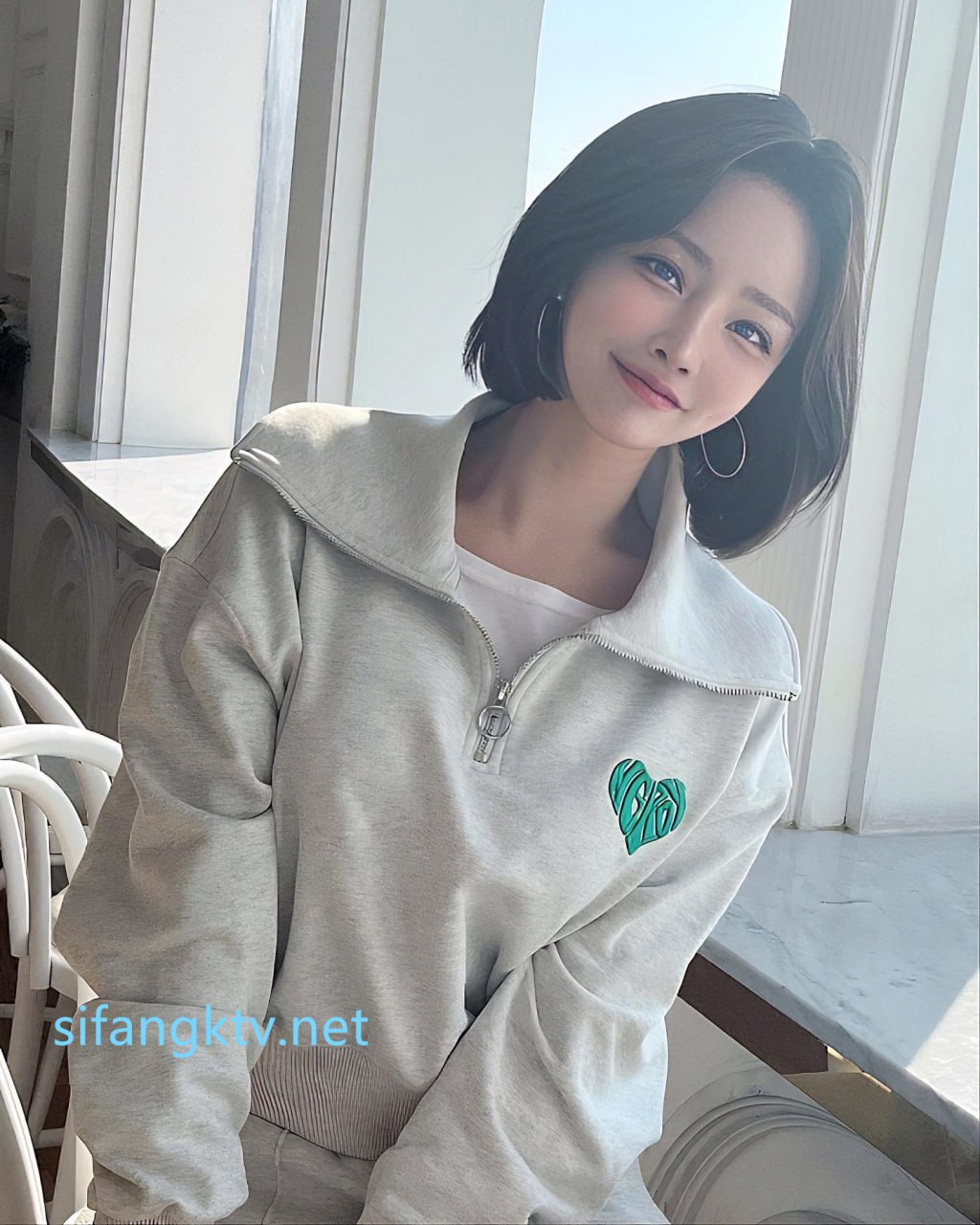 让我欢喜让我忧歌词这一千也太好赚了！两位熟女三下两下就给整【完整版35分钟已上传下面】