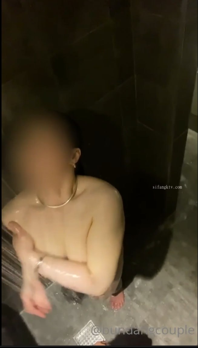 QQ号申请免费会喷水的淫妻